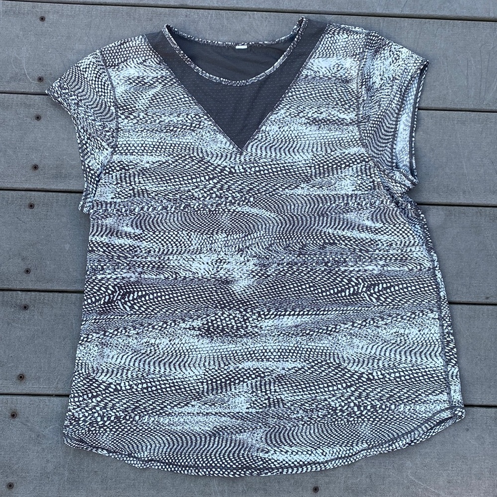 Lululemon For the Run shirt